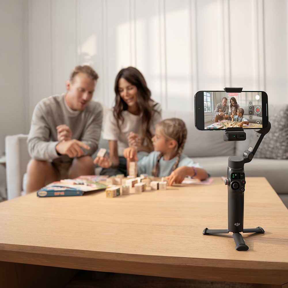 DJI OSMO MOBILE 8 AVEC MODULE DE SUIVI