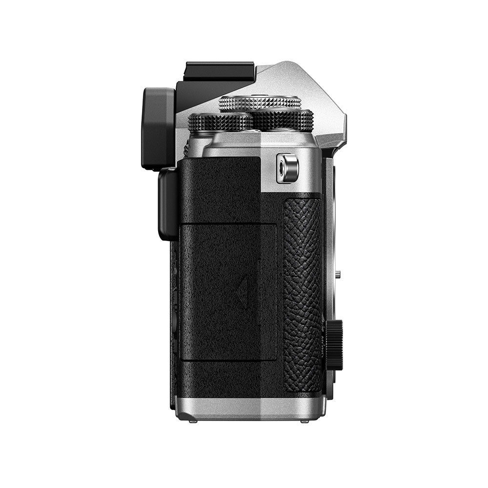 OM SYSTEM OM-3 Silver + Grip Leofoto