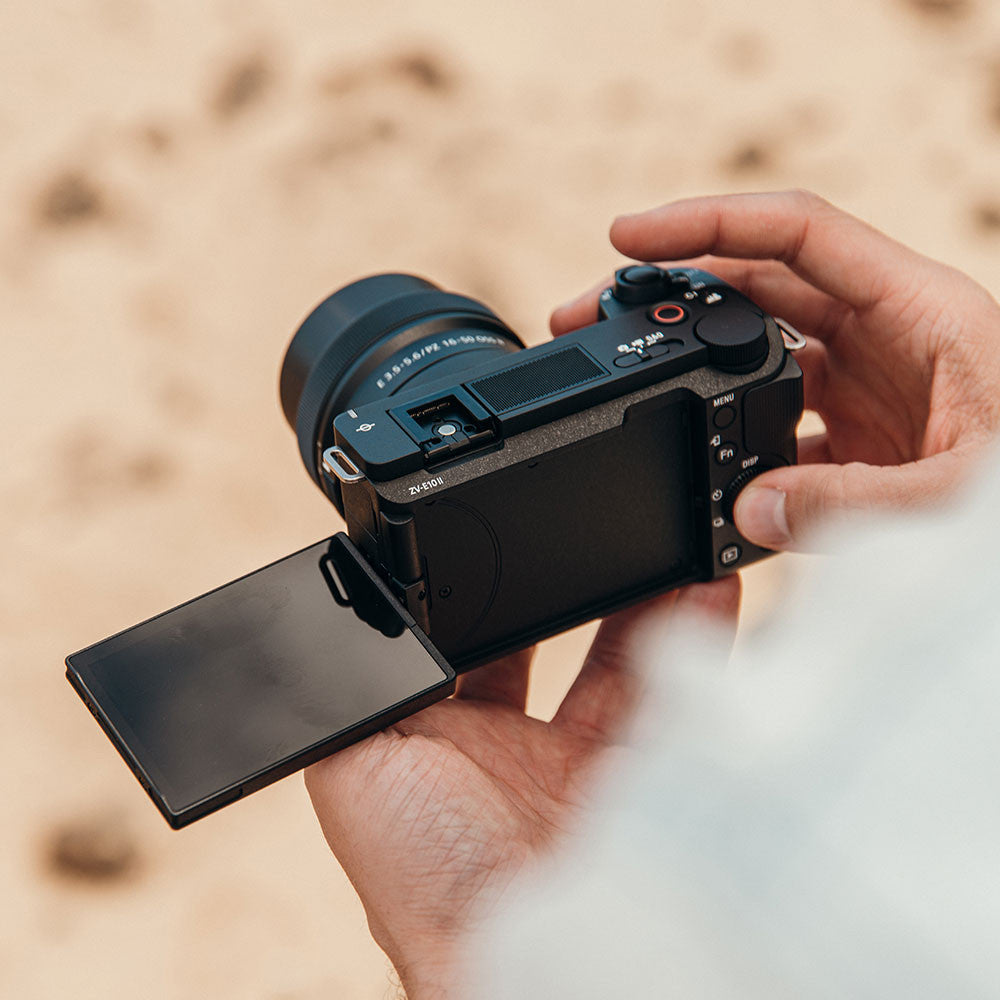 SONY ZV-E10 II + E 16-50 mm f/3,5-5,6 OSS II + Grip/télécommande GP-VPT3
